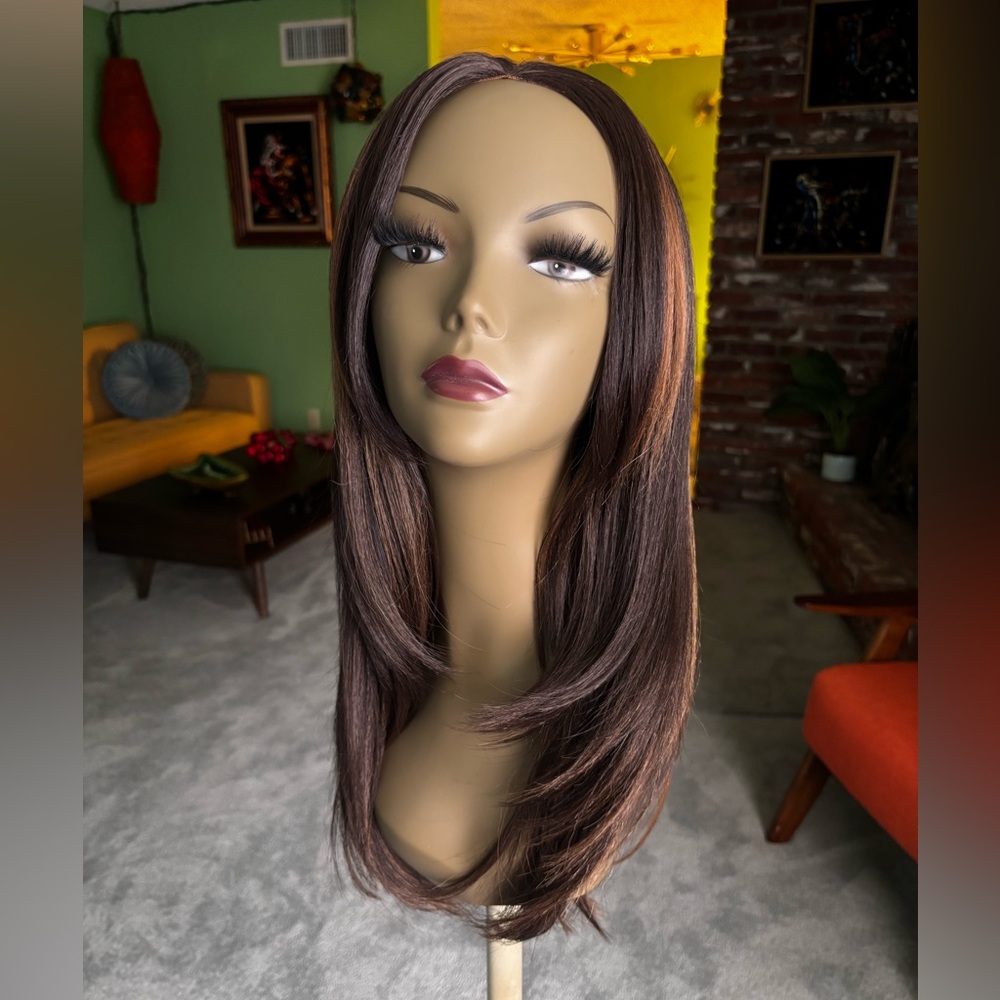 Wig - Picture 7 of 7
